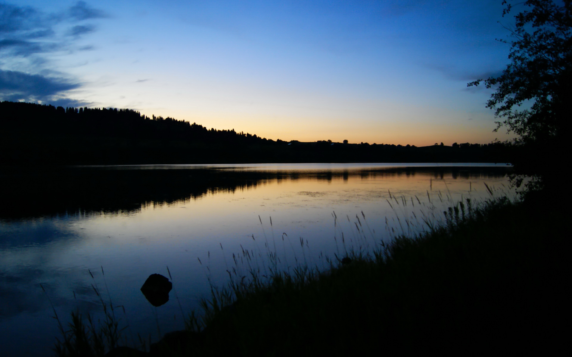河床17岁新星马斯坦图奥诺引皇马关注，马斯坦古