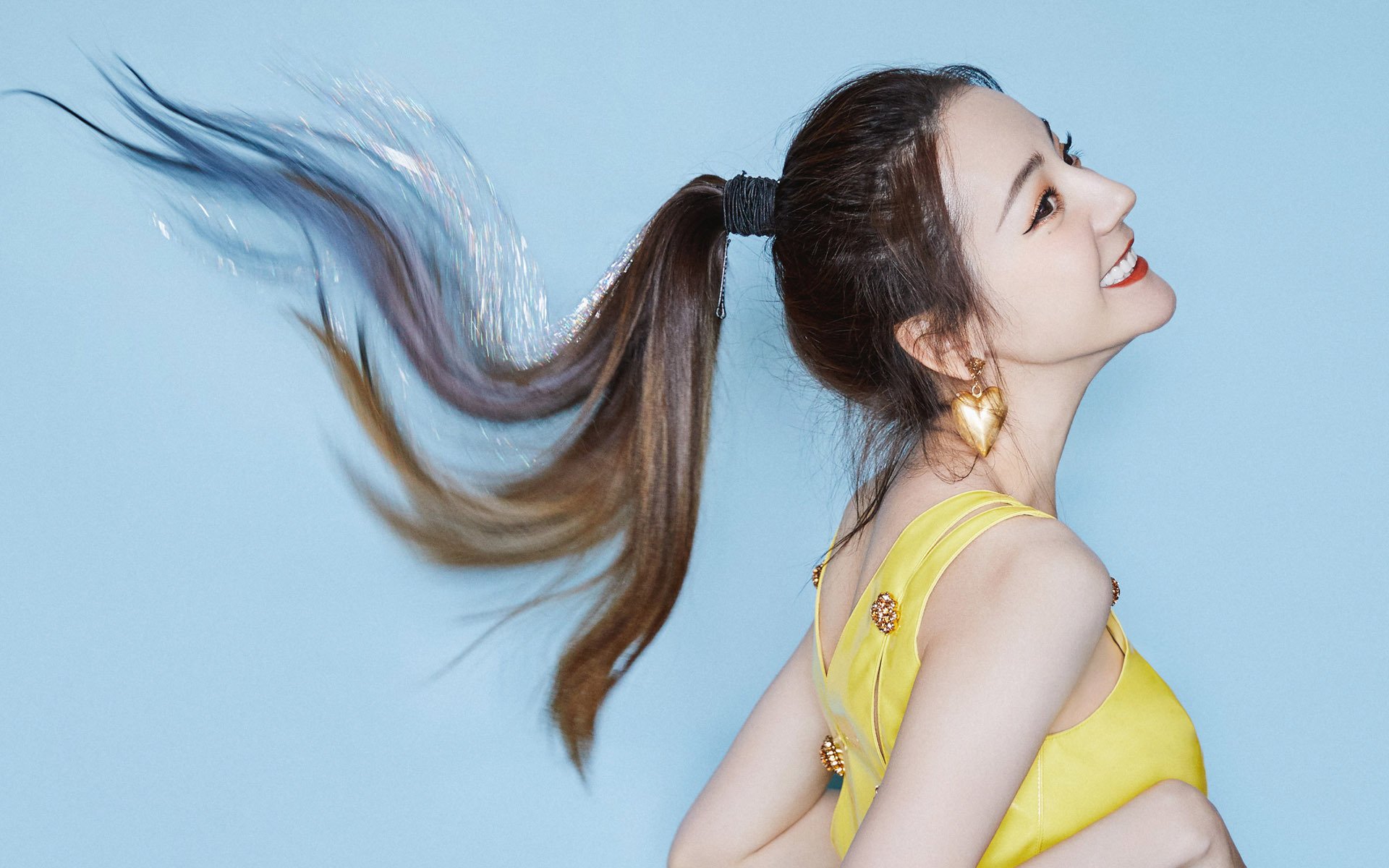 荷兰马术协会与科技公司合作，开发虚拟现实训练平台，提升骑手技能。