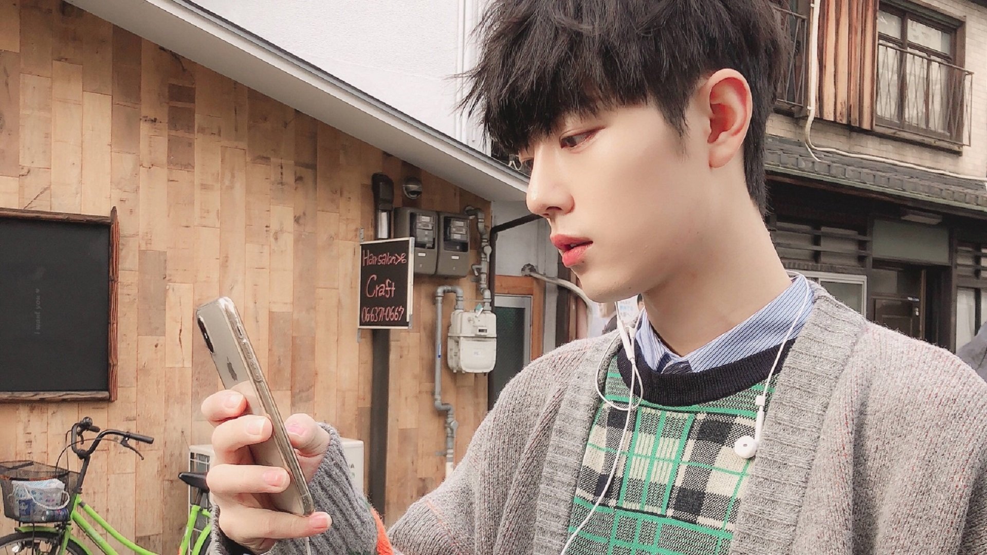 瓦伦西亚主场1-1战平西班牙人,进攻端表现平平,瓦伦西亚队主场