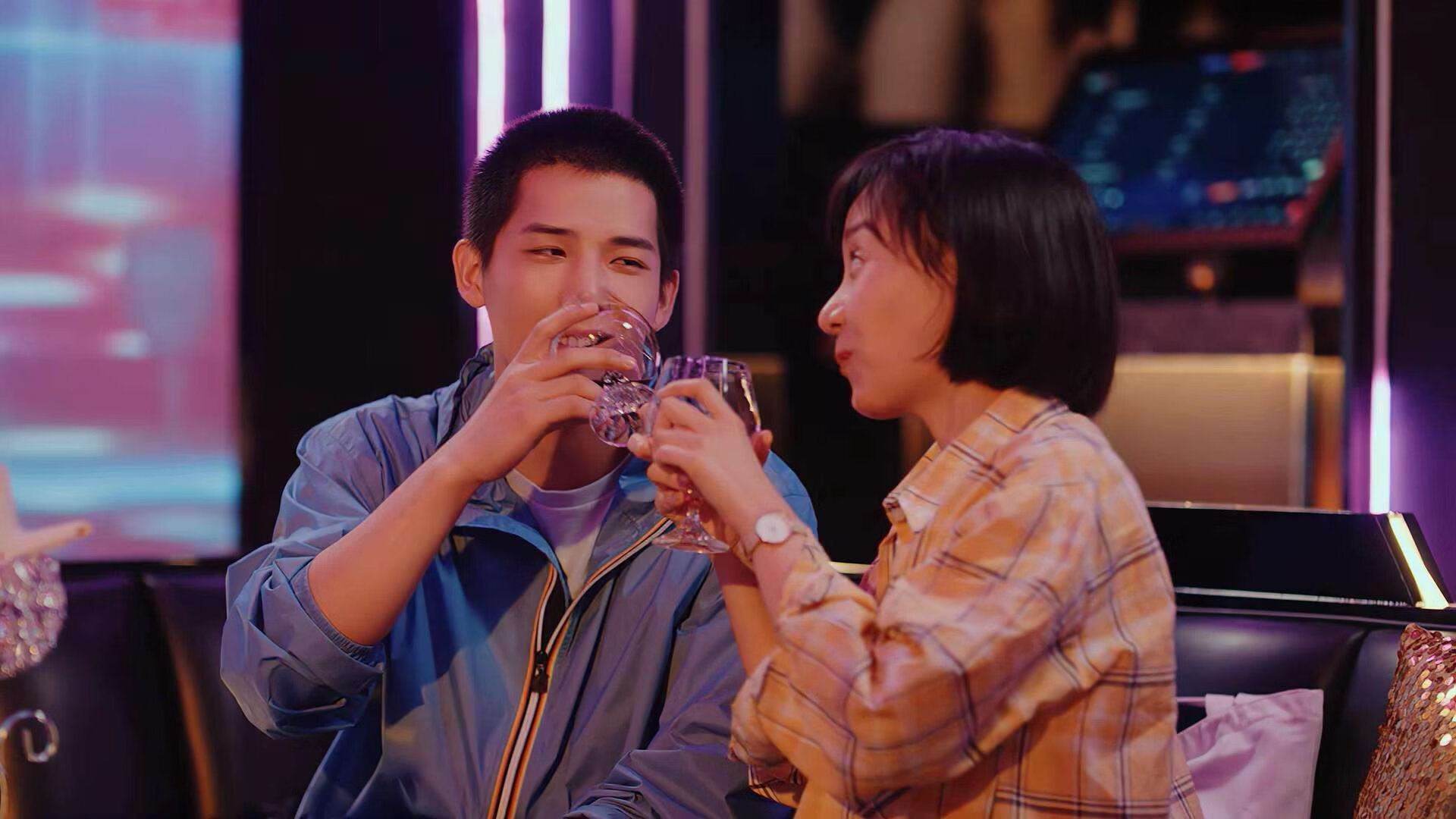 kaiyun.com-主场氛围持续火爆观众热情成为球队最坚实的后盾支持